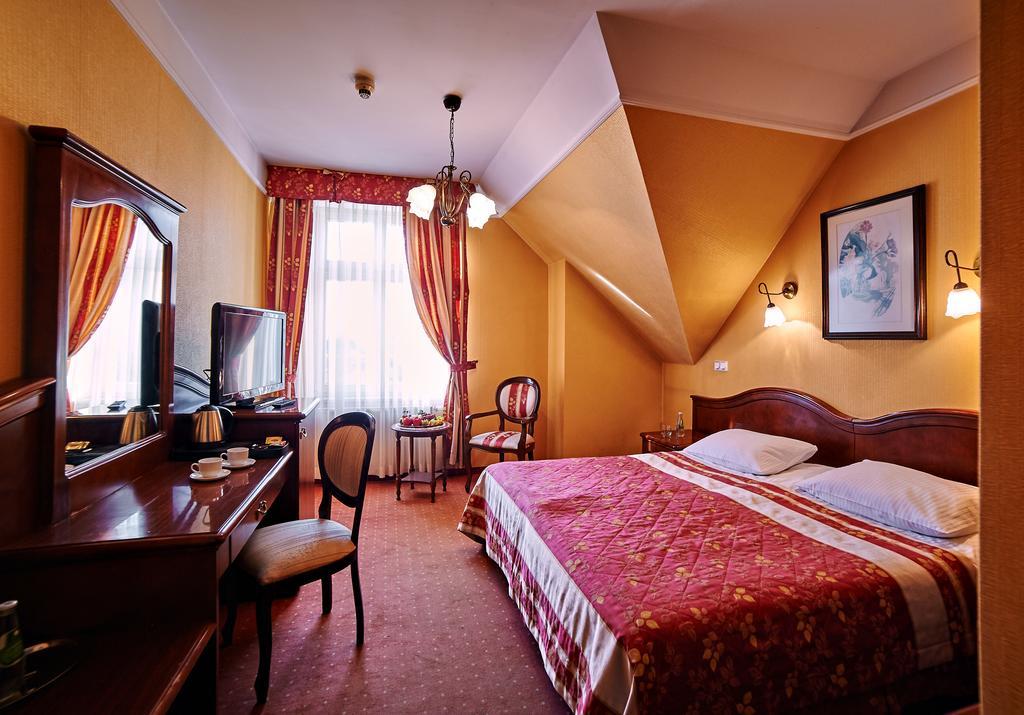 Villa Royal Ostrów Wielkopolski Esterno foto