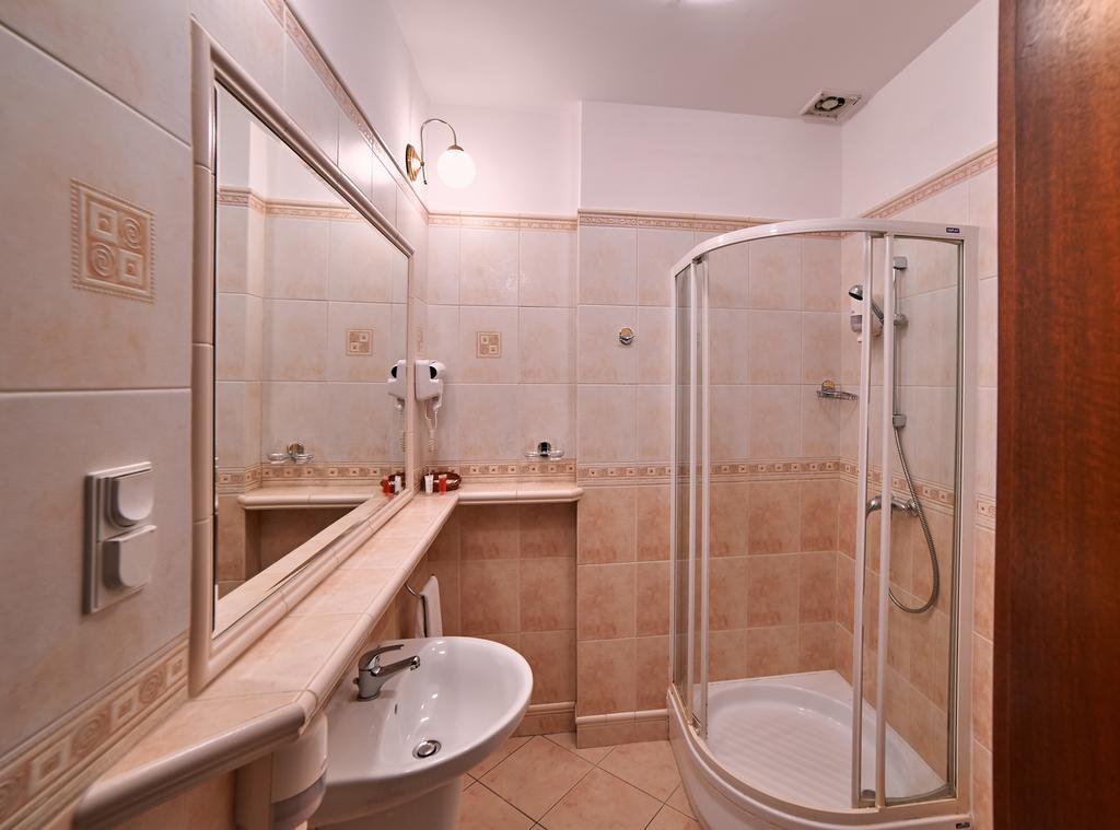 Villa Royal Ostrów Wielkopolski Esterno foto